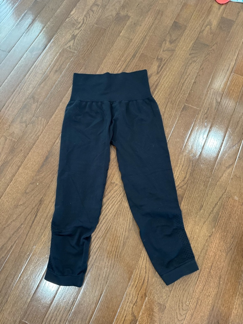 Phat Buddah High-Rise Black Capri Leggings